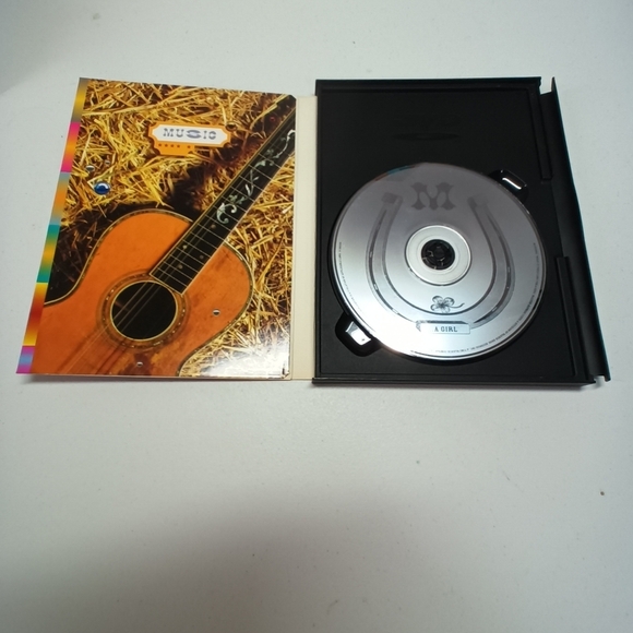 Madonna Music US DVD Single - Picture 5 of 6